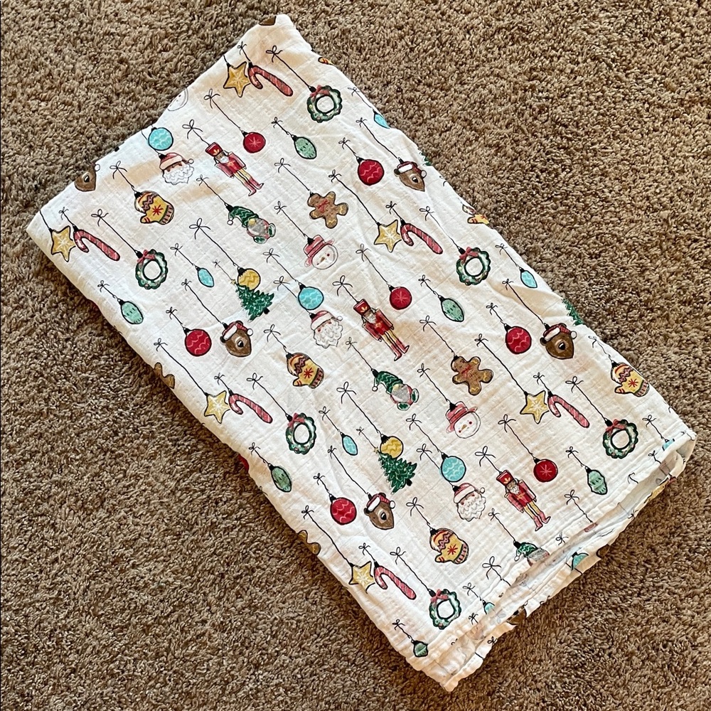 Mud Pie  Festive Holiday Christmas Print Blanket 42x47  B154